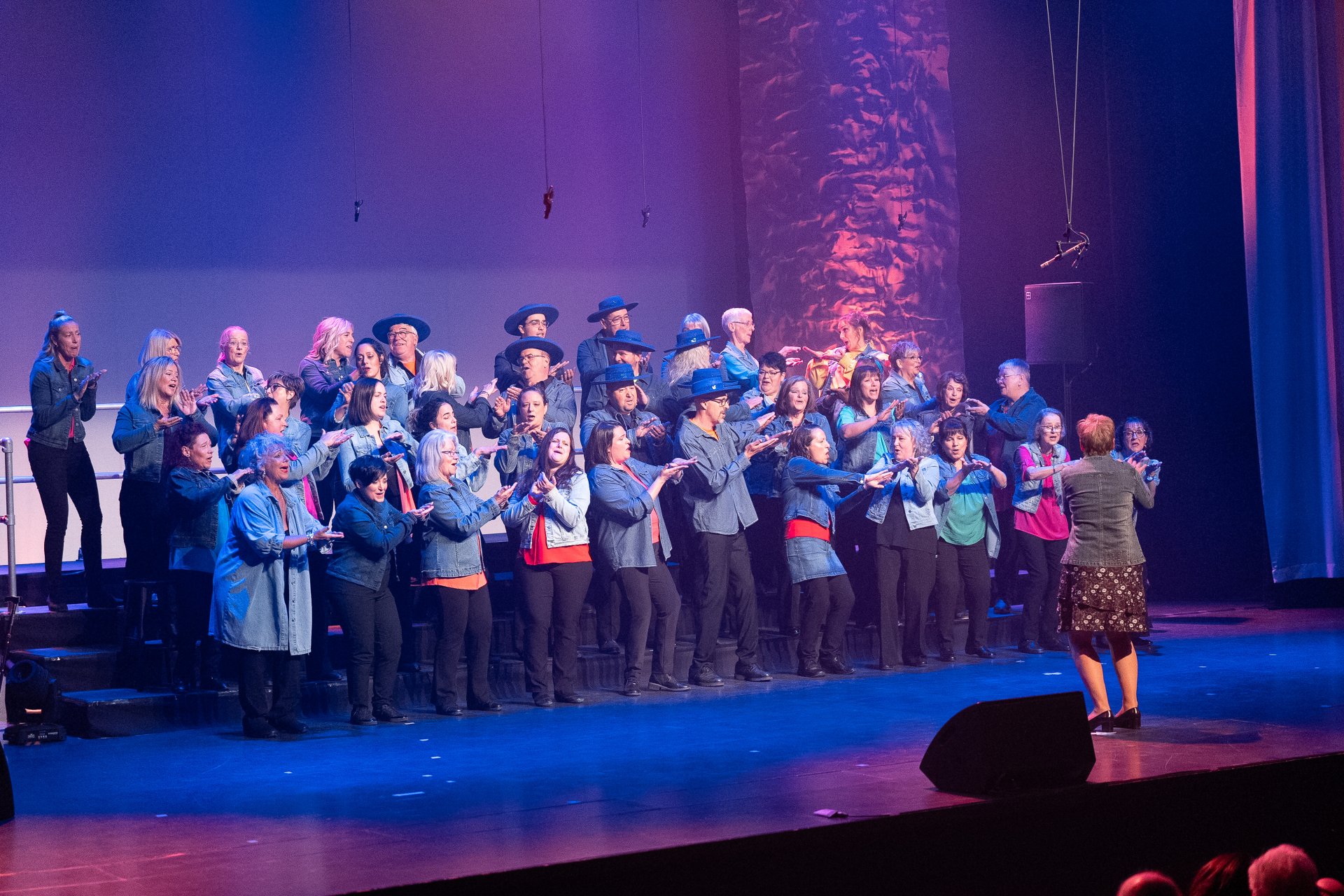 Medley Bleu Jeans bleu-spectacle 2024 du Choeur Entramis